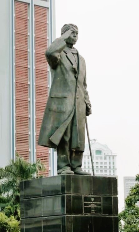 MENYINGKAP KEDALAMAN SUNARYO : Dari Patung Sudirman hingga Selasar Seni sunaryo sudirman