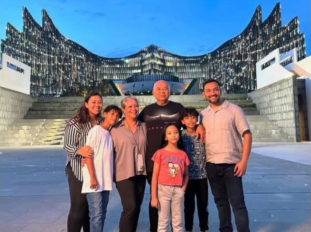 ‎Strategi Nyoman Nuarta Menghadapi Publik