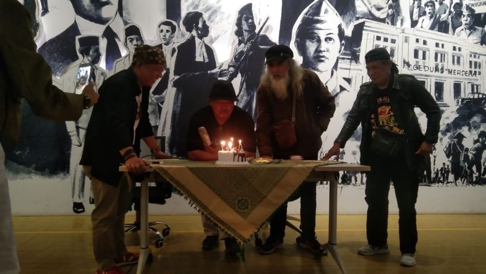 17 TAHUN MAJELIS SASTRA BANDUNG DAN SULITNYA MEMBACA KEPENYAIRAN JAWA BARAT KINI