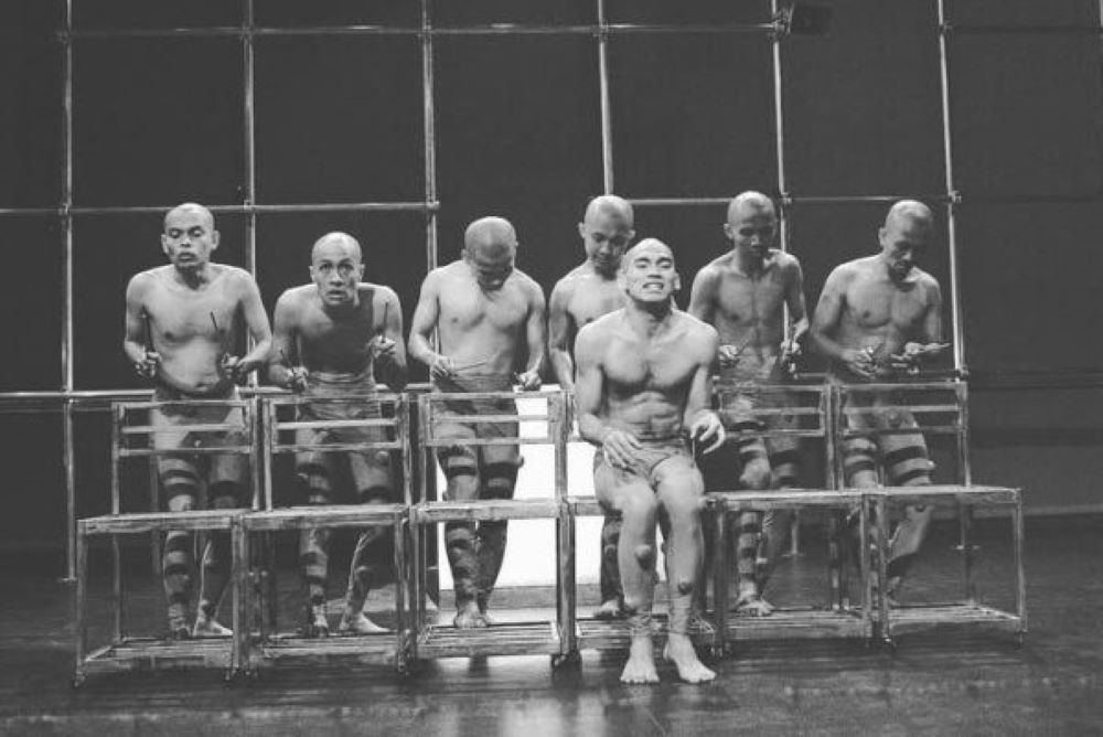 TERROR MEMBAYANGI KITA TERUS