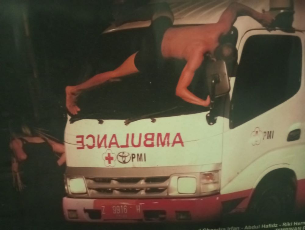 RETROSPEKSI PAYUNG HITAM