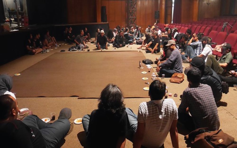 Rachman Sabur dalam Kerja Kontrapung Teater Payung Hitam