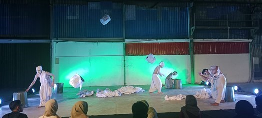 KETIKA TEATER KEHILANGAN NYALI; STAGNASI ARTISTIK DI PANGGUNG SUMATERA BARAT ttatang 3