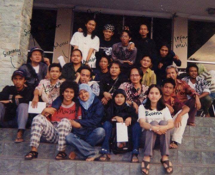 Jalan Panjang Ratna Ayu Budhiarti dalam Menanam Benih Literasi RATNA AYU BUDHIARTI BERSAMA SST
