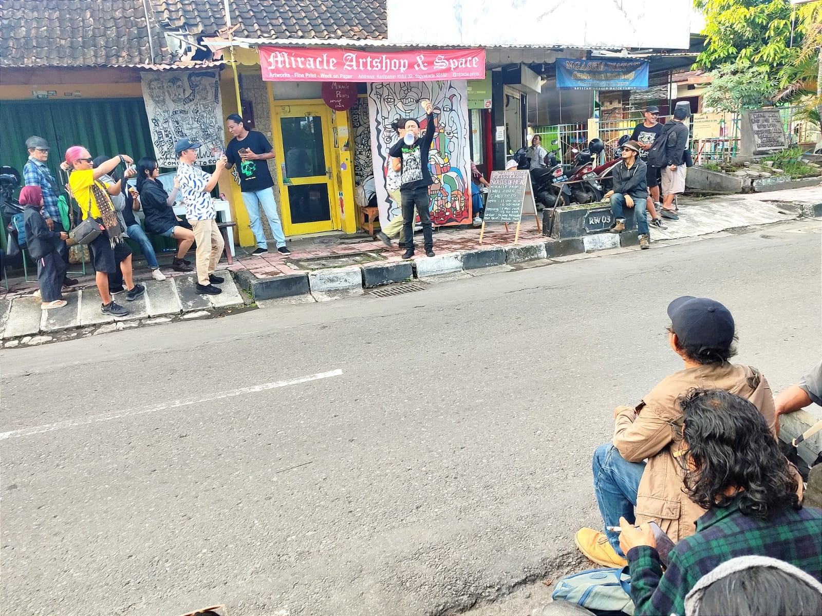 pameran 2