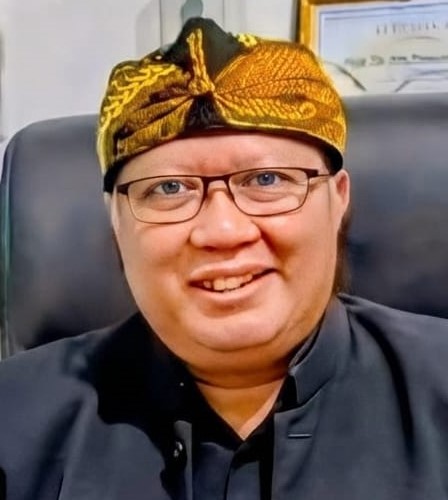Dr. Ade Priangani