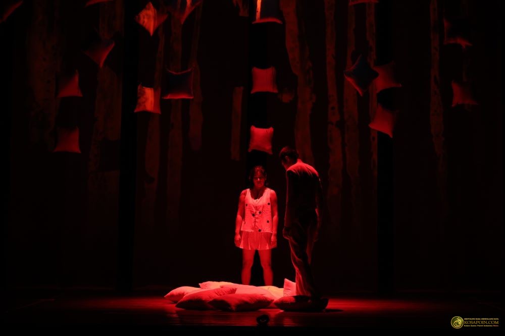 teater mawar hitam 2