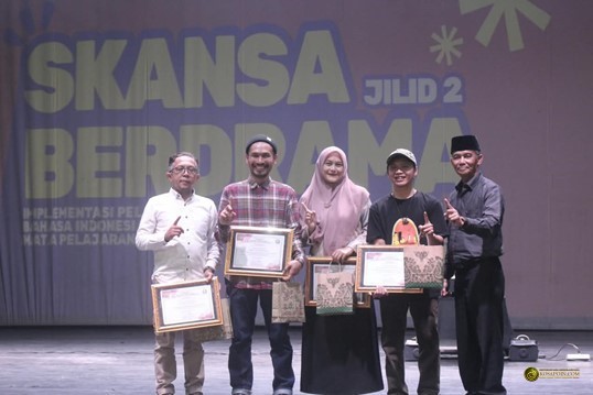 BERCERMIN DARI SKANSA BERDRAMA JILID 2: ppn 4